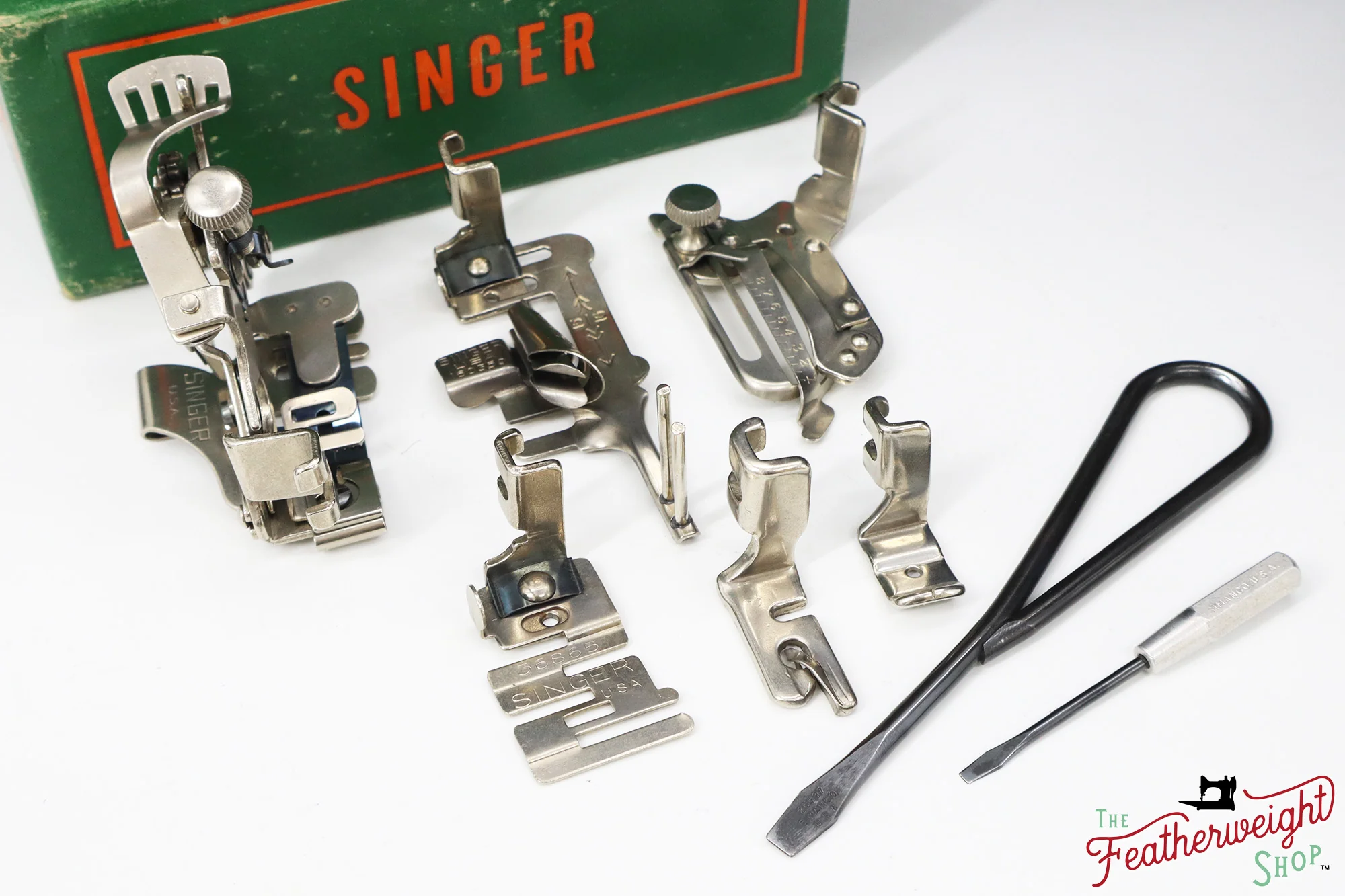 Singer Featherweight 221 Sewing Machine, Centennial: AK081*** - Image 15