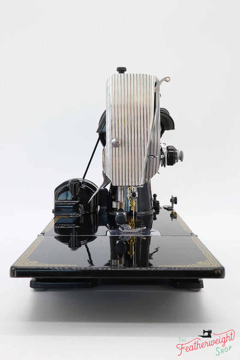 Singer Featherweight 221 Sewing Machine, Centennial: AK094*** - Image 4