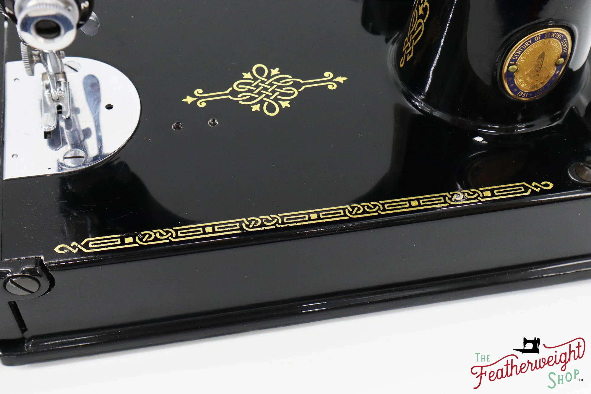 Singer Featherweight 221 Sewing Machine, Centennial: AK117*** - Image 8