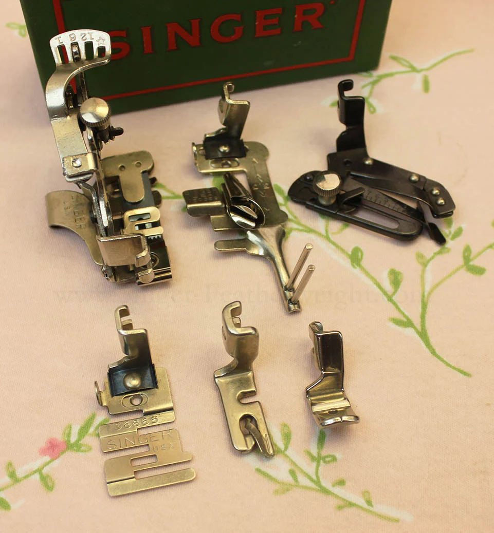 Singer Featherweight 221 Sewing Machine, Centennial: AK396*** - Image 16