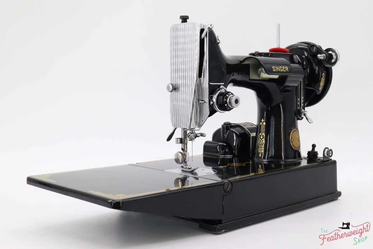 Singer Featherweight 221 Sewing Machine, Centennial: AK410*** - Image 3