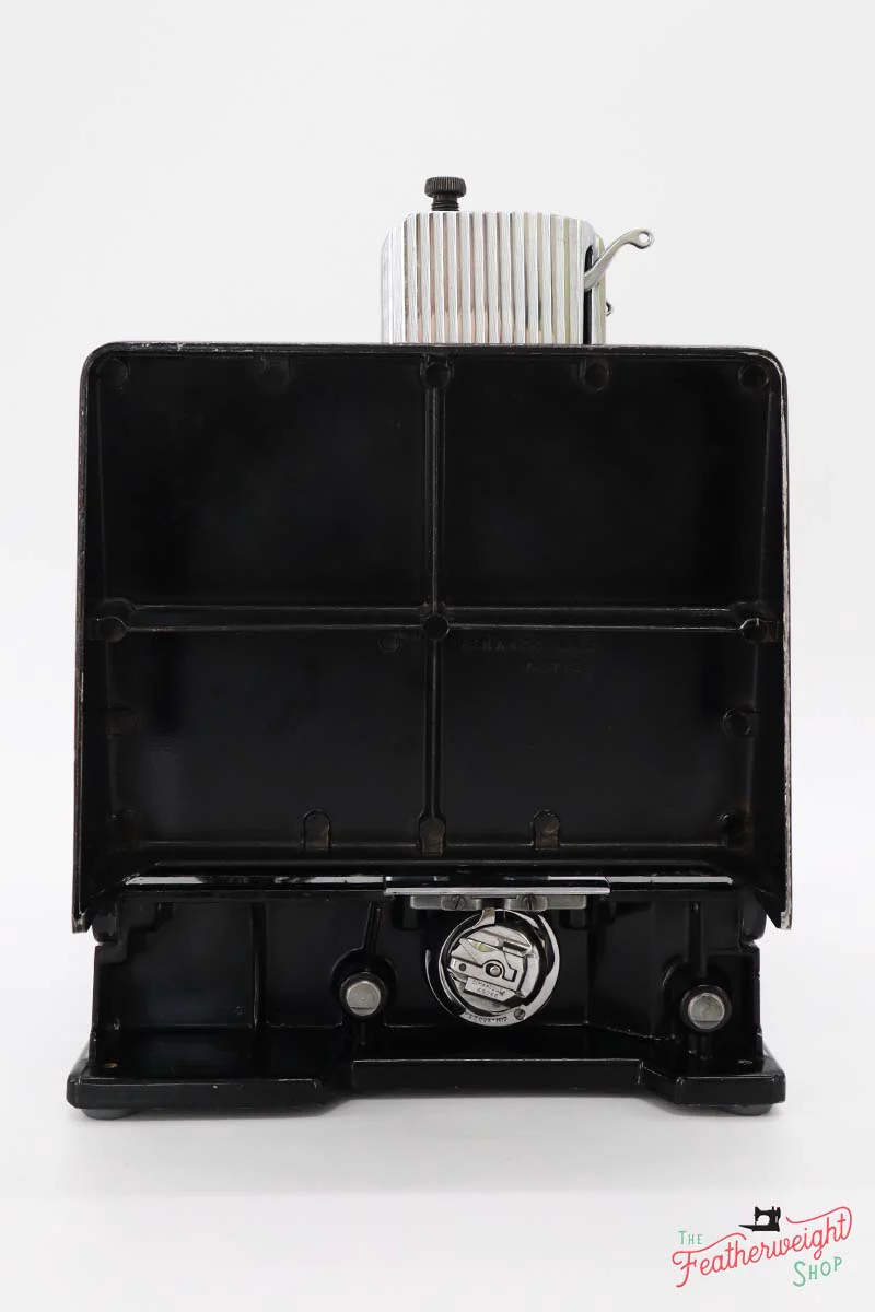Singer Featherweight 221 Sewing Machine, Centennial: AK410*** - Image 5