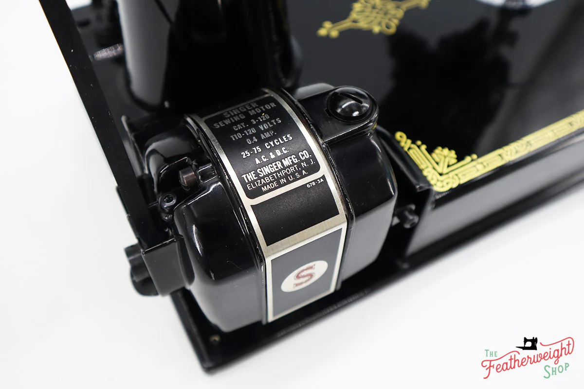 Singer Featherweight 221 Sewing Machine, Centennial: AK421*** - Image 17