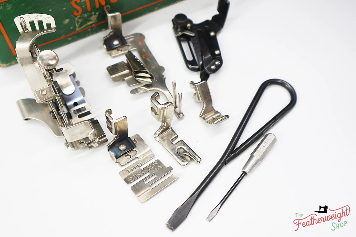 Singer Featherweight 221 Sewing Machine, Centennial: AK421*** - Image 18