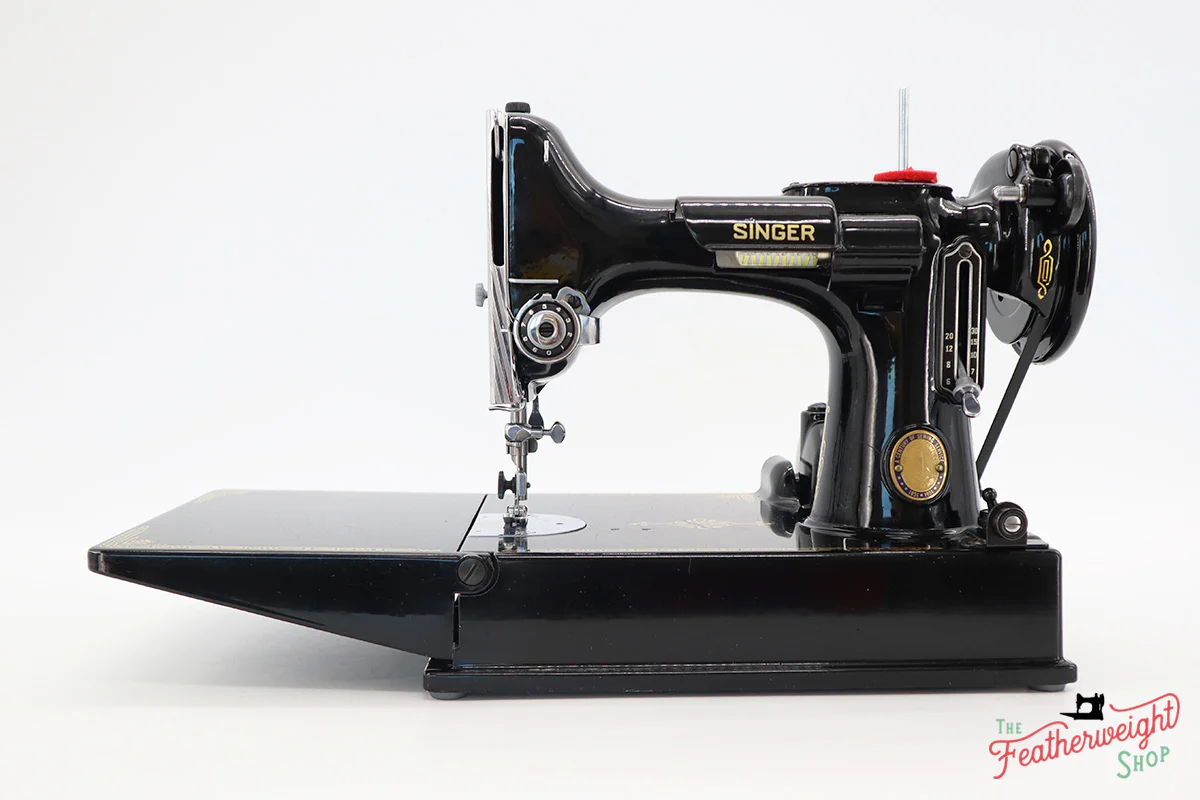 Singer Featherweight 221 Sewing Machine, Centennial: AK421*** - Image 2