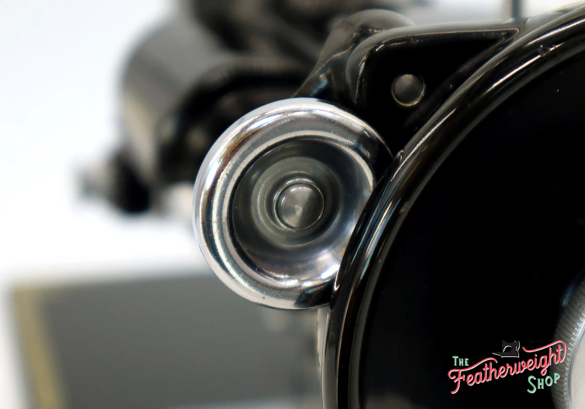 Singer Featherweight 221 Sewing Machine, Centennial: AK579*** - Image 15