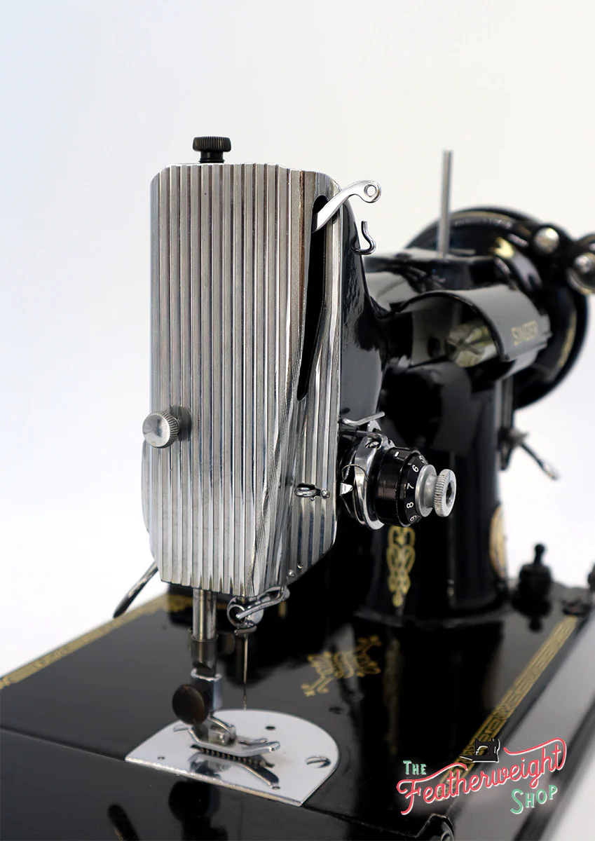 Singer Featherweight 221 Sewing Machine, Centennial: AK579*** - Image 18
