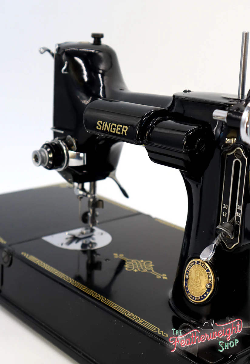 Singer Featherweight 221 Sewing Machine, Centennial: AK579*** - Image 6