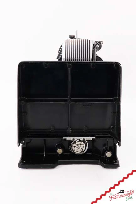Singer Featherweight 221 Sewing Machine, Centennial: AK594*** - Image 4