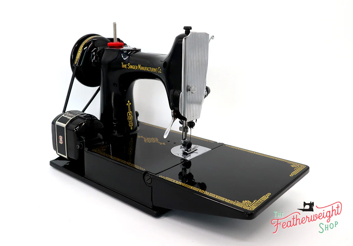 Singer Featherweight 221 Sewing Machine, Centennial: AK598*** - Image 4
