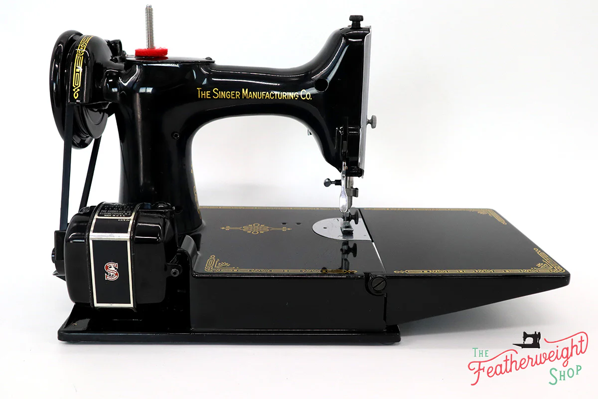 Singer Featherweight 221 Sewing Machine, Centennial: AK598*** - Image 5