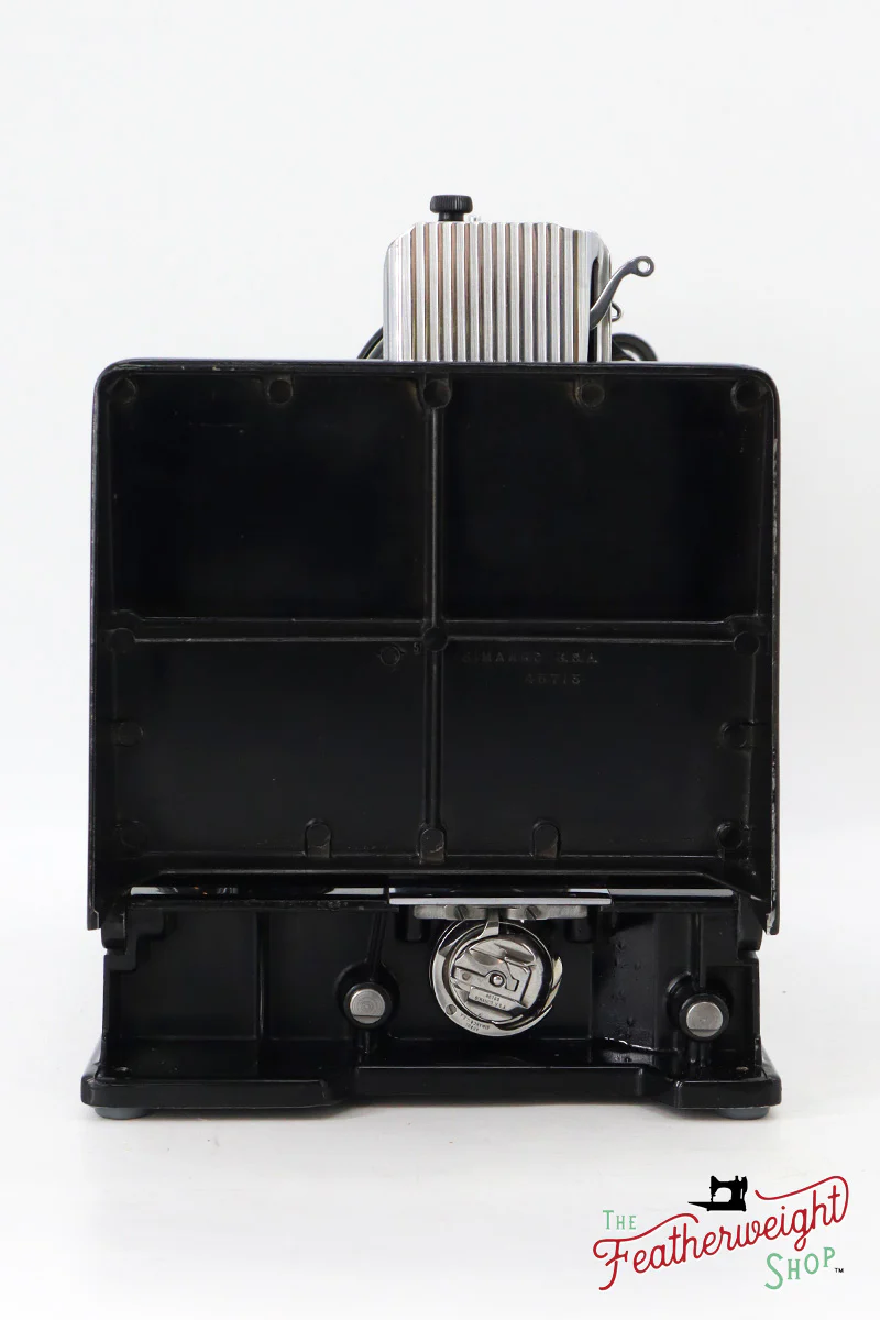 Singer Featherweight 221 Sewing Machine, Centennial: AK606*** - Image 4