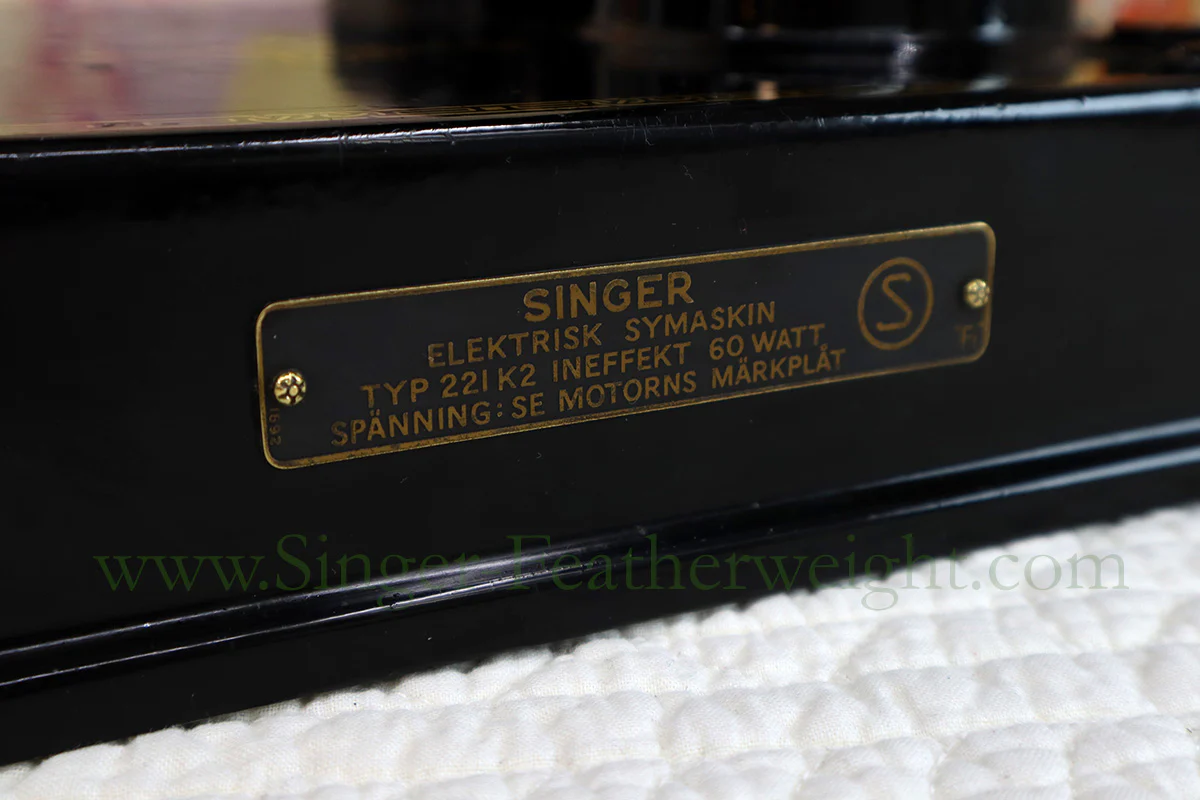 Singer Featherweight Swedish 221K Sewing Machine, EH239*** - Image 15