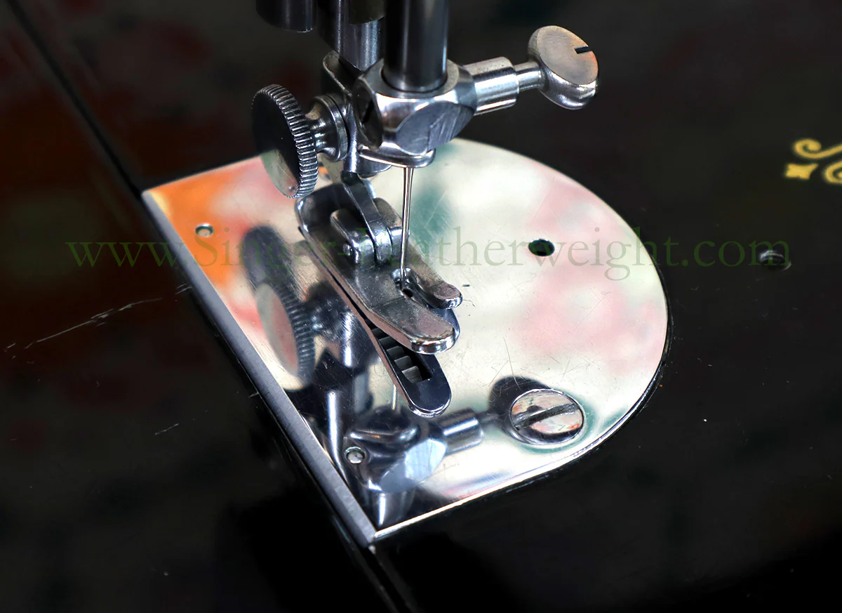 Singer Featherweight Swedish 221K Sewing Machine, EH239*** - Image 19