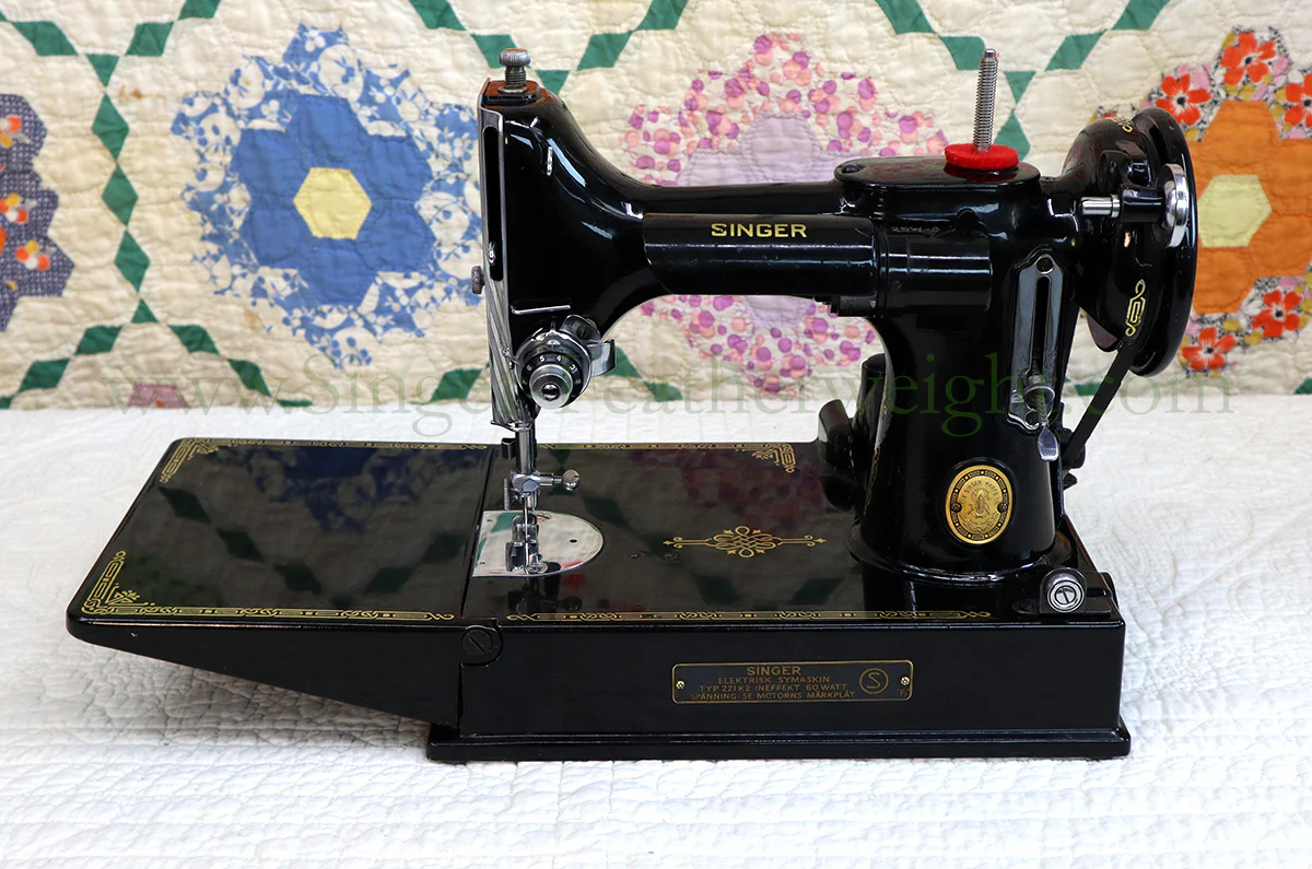 Singer Featherweight Swedish 221K Sewing Machine, EH239*** - Image 2