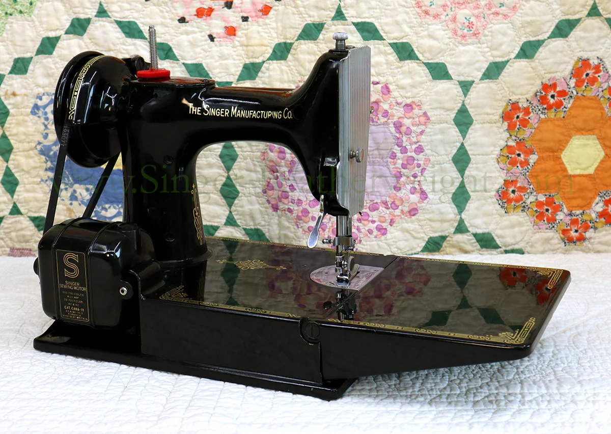 Singer Featherweight Swedish 221K Sewing Machine, EH239*** - Image 7