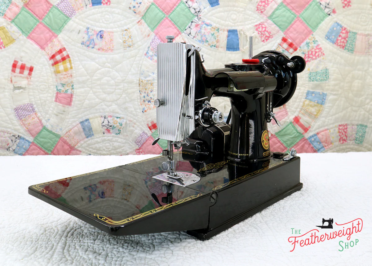 Singer Featherweight 221 Sewing Machine, RED "S" ES242*** - Image 4