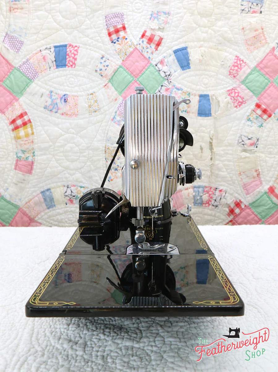Singer Featherweight 221 Sewing Machine, RED "S" ES242*** - Image 5