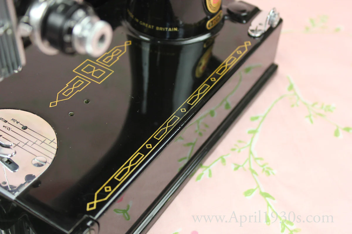 Singer Featherweight 221 Sewing Machine, ES244*** - Image 17