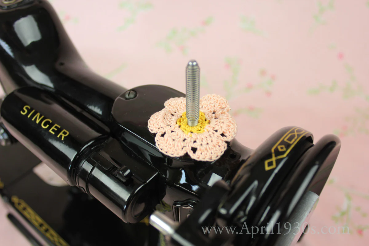 Singer Featherweight 221 Sewing Machine, ES244*** - Image 19