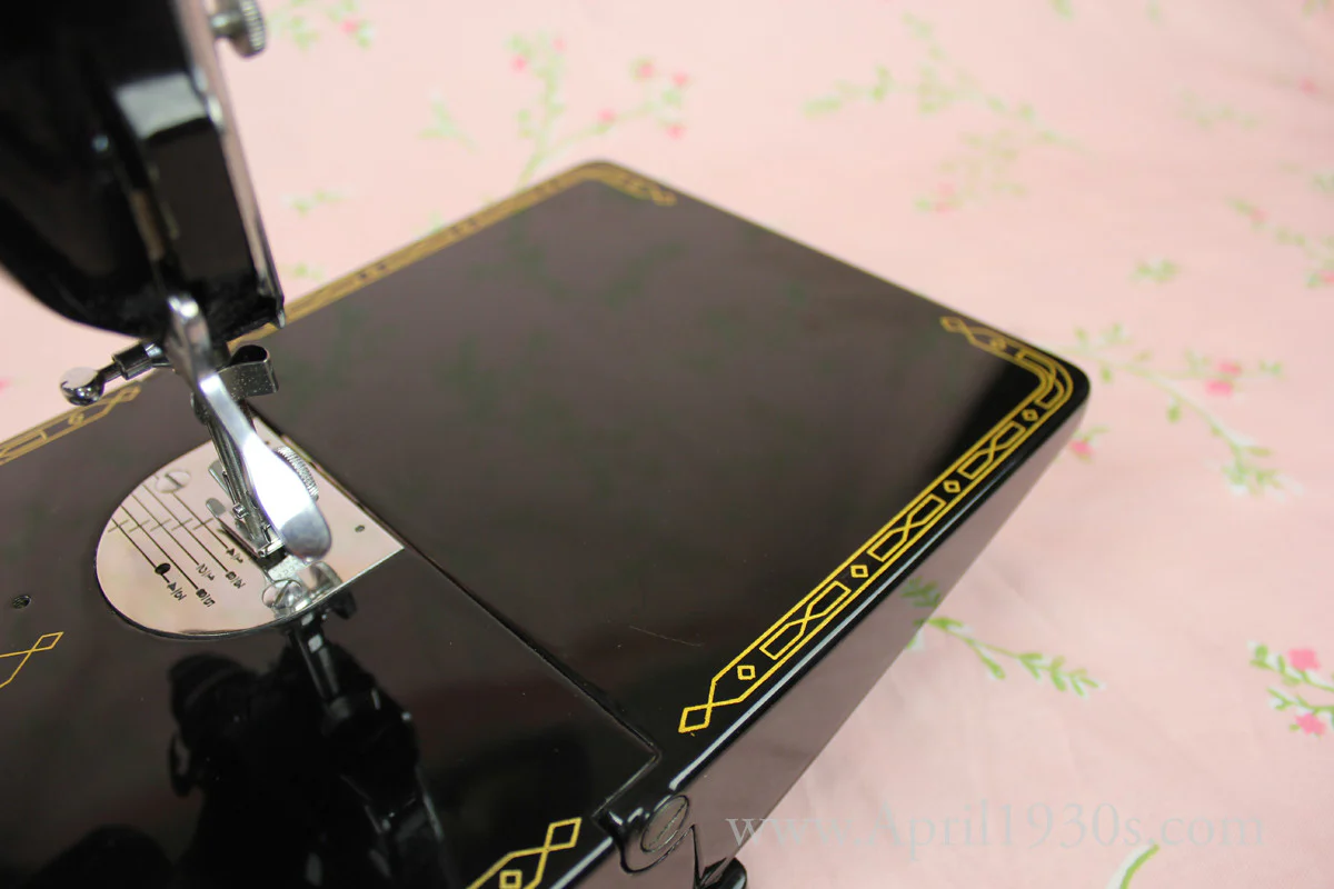 Singer Featherweight 221 Sewing Machine, ES244*** - Image 22
