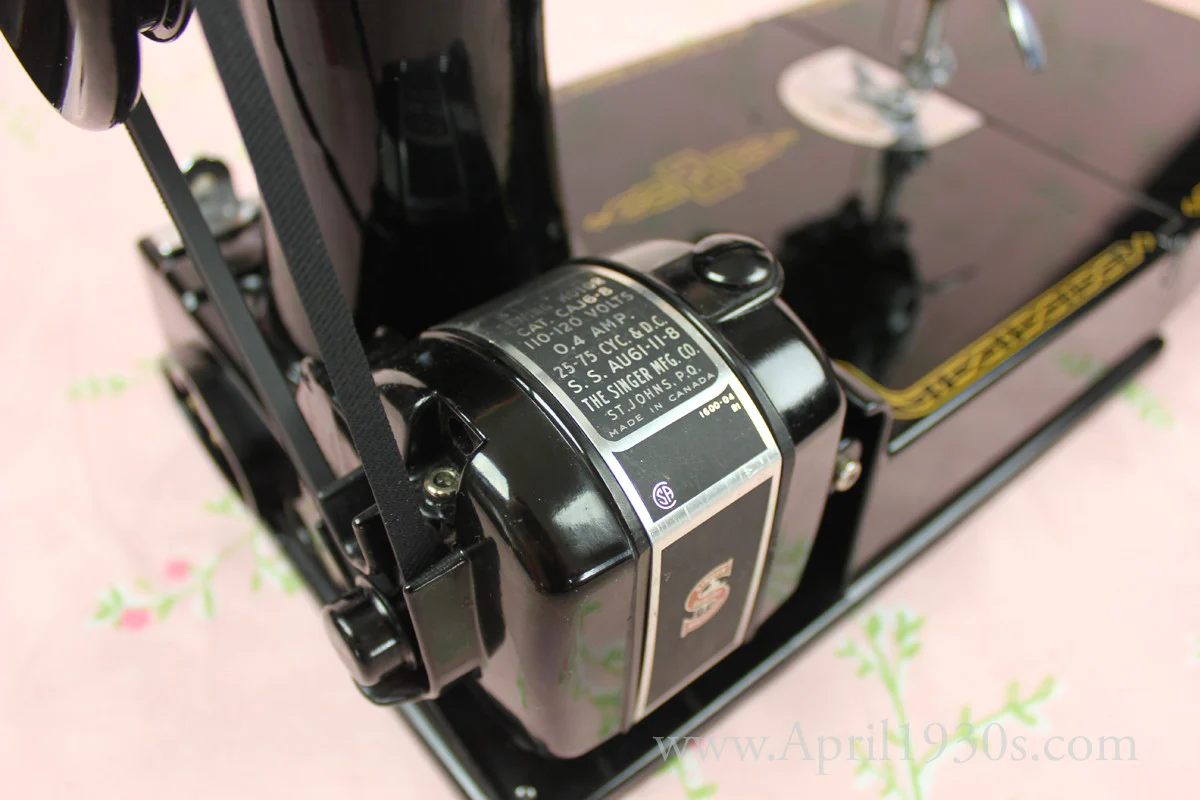 Singer Featherweight 221 Sewing Machine, ES244*** - Image 25