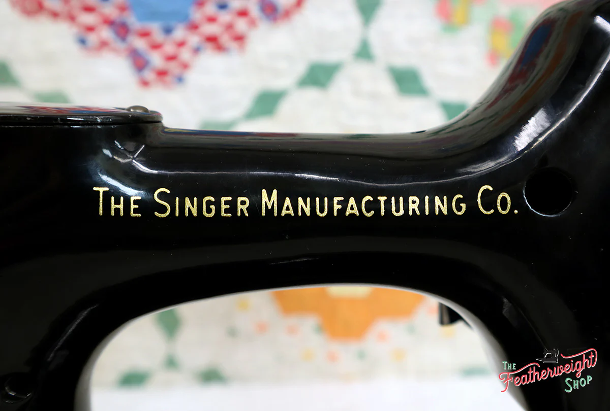 Singer Featherweight 221K Sewing Machine RED "S" ES652*** - Image 14