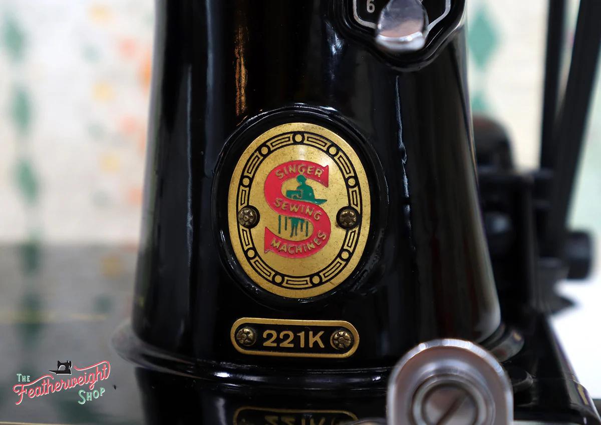 Singer Featherweight 221K Sewing Machine RED "S" ES652*** - Image 15