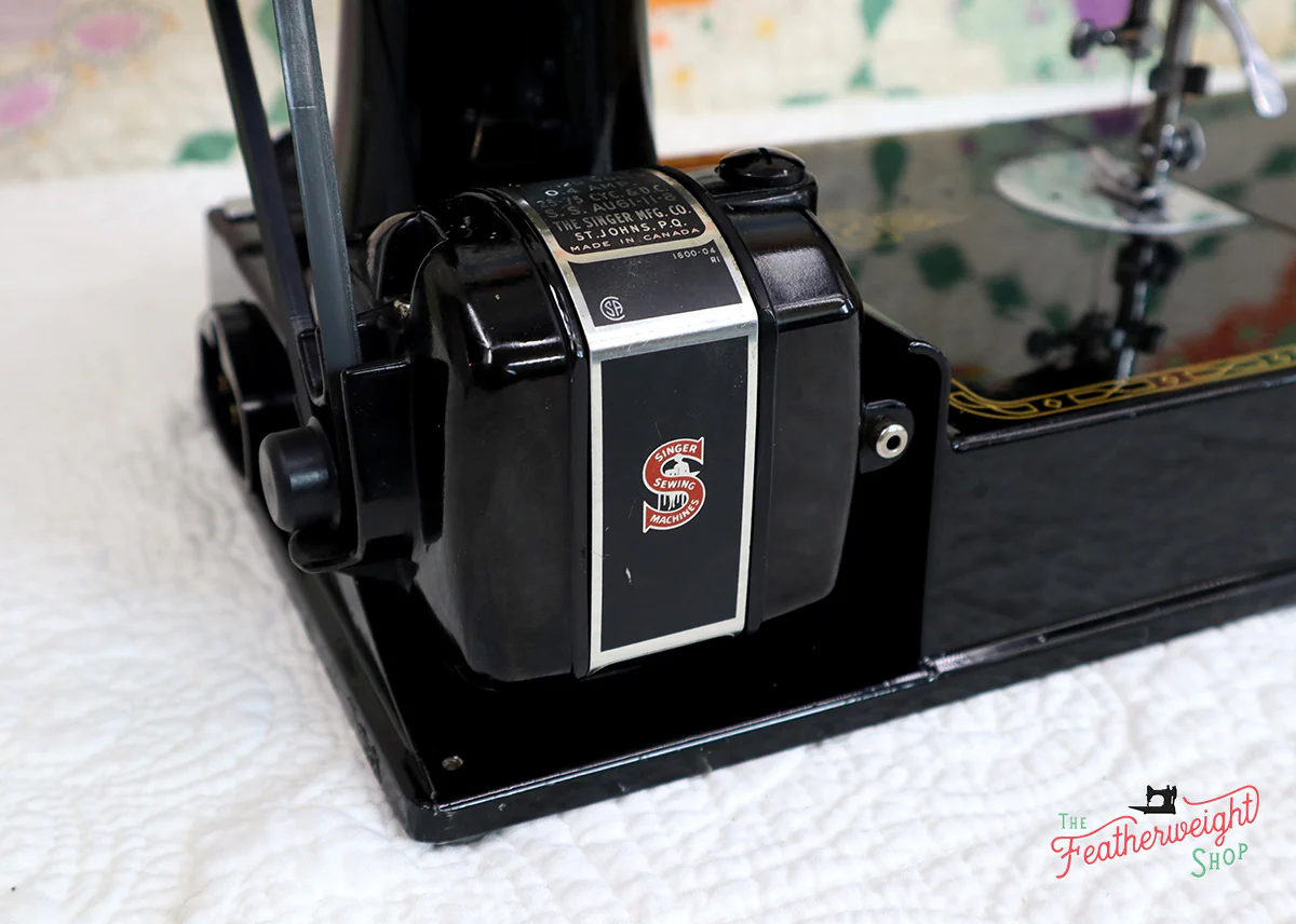 Singer Featherweight 221K Sewing Machine RED "S" ES652*** - Image 21