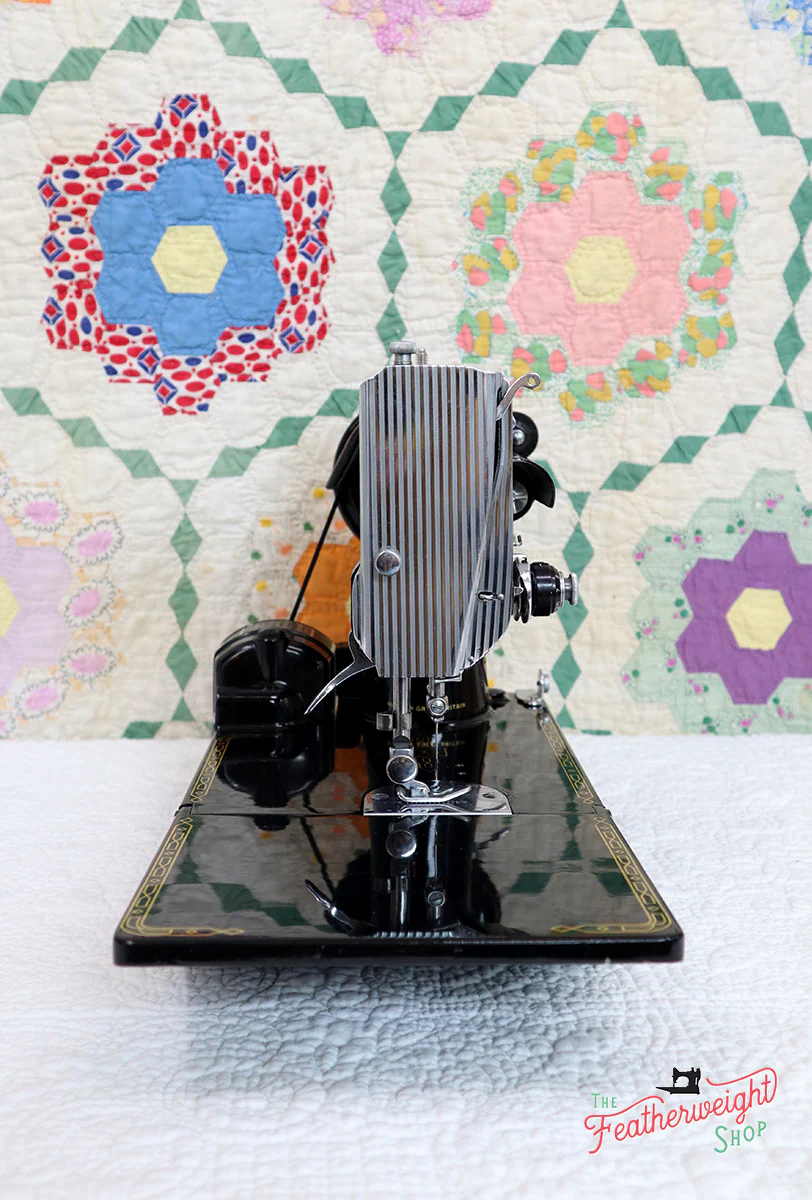 Singer Featherweight 221K Sewing Machine RED "S" ES652*** - Image 4