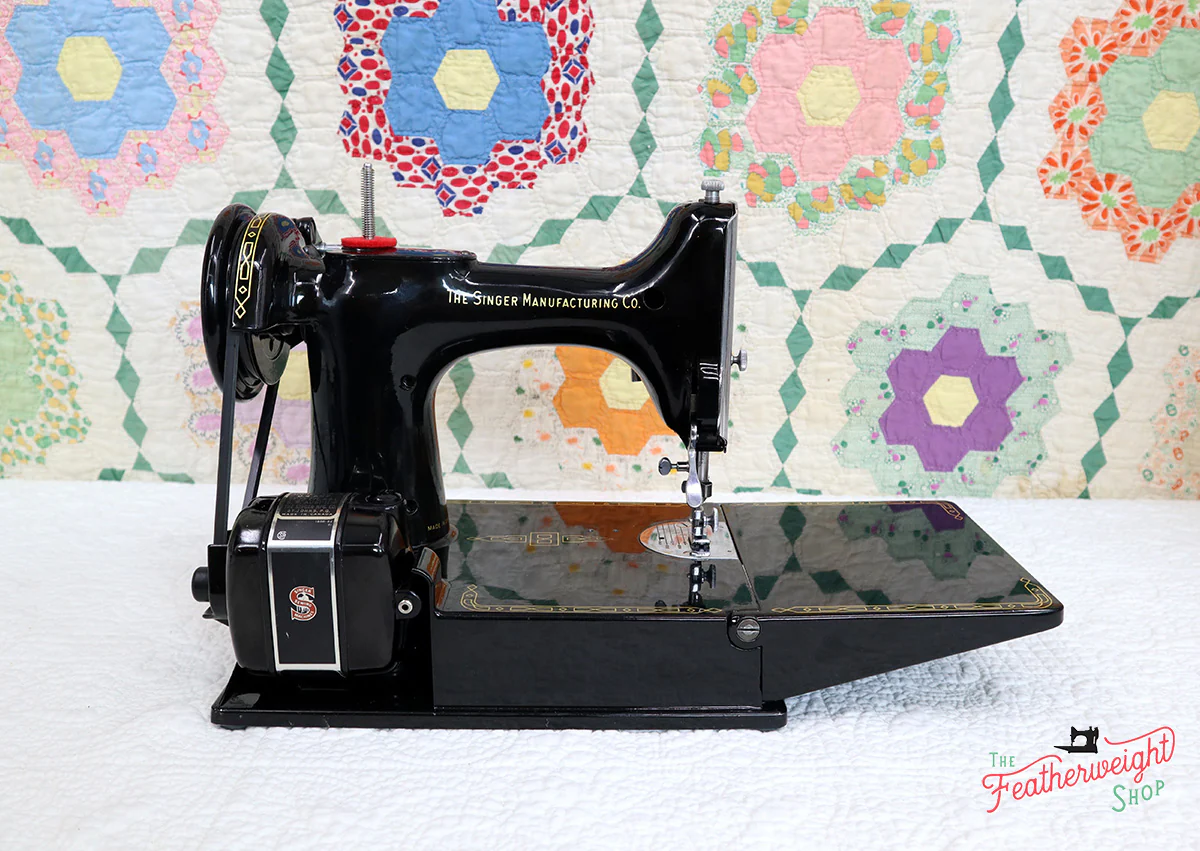 Singer Featherweight 221K Sewing Machine RED "S" ES652*** - Image 7