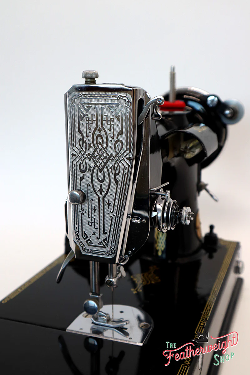 Singer Featherweight 221 Sewing machine, "First-Run" 1933 AD549*** - Image 13