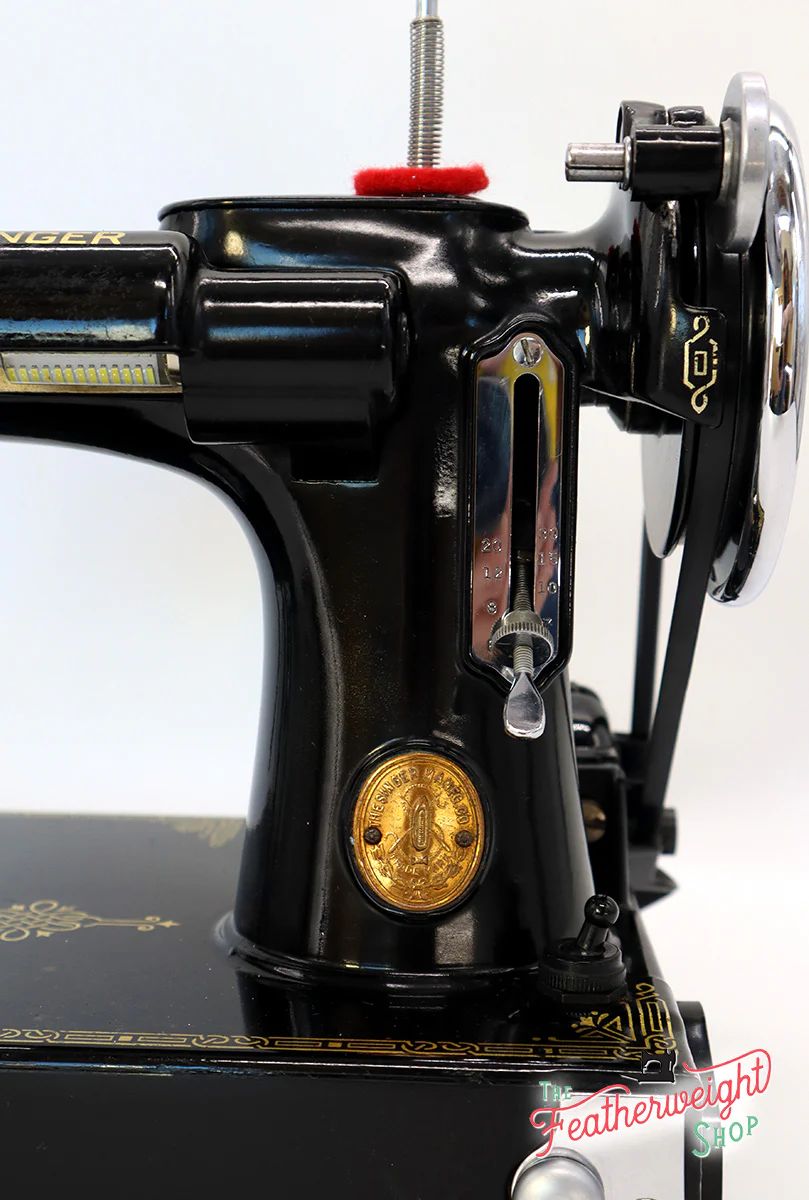 Singer Featherweight 221 Sewing machine, "First-Run" 1933 AD549*** - Image 19