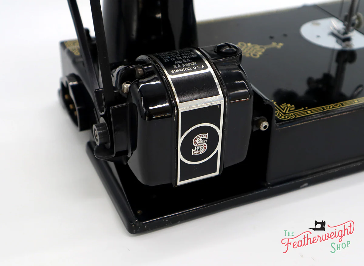 Singer Featherweight 221 Sewing machine, "First-Run" 1933 AD549*** - Image 22