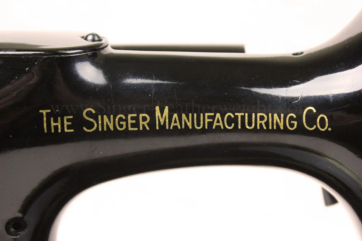Singer Featherweight 221 Sewing Machine, Rare BLACKSIDE AG011*** - Image 12
