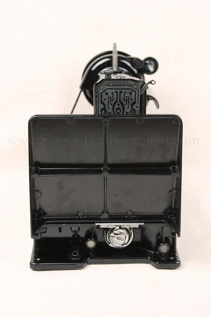 Singer Featherweight 221 Sewing Machine, Rare BLACKSIDE AG011*** - Image 4