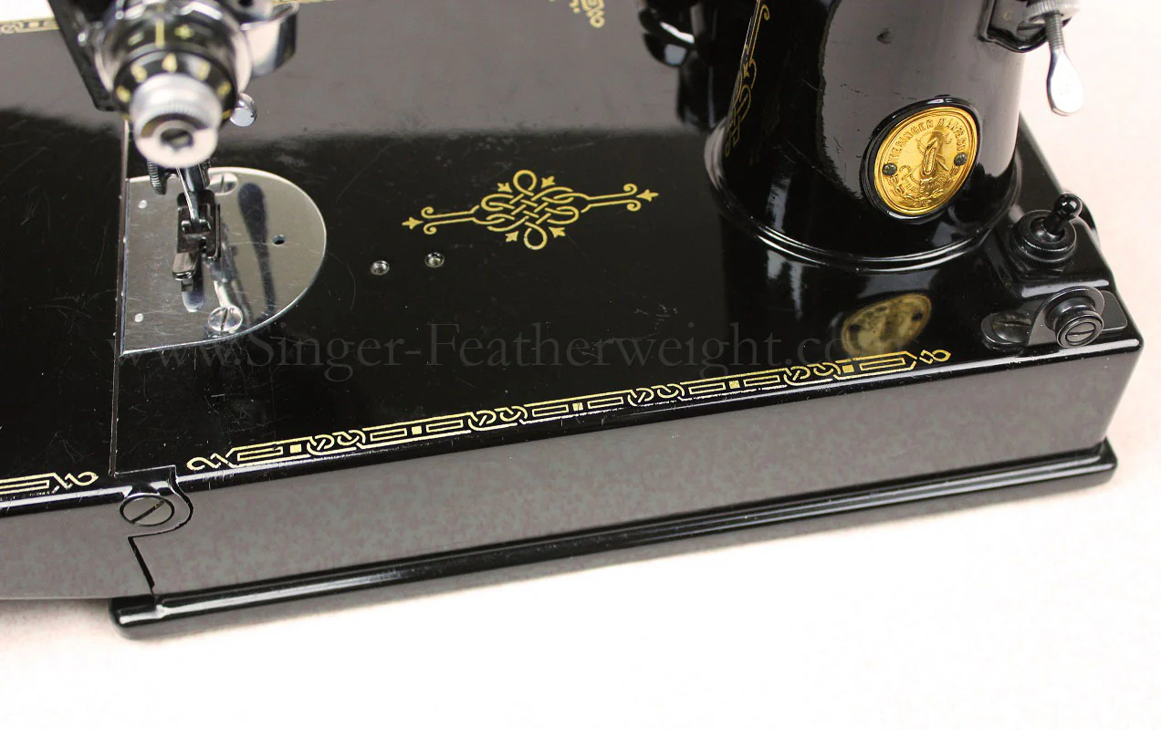 Singer Featherweight 221 Sewing Machine, Rare BLACKSIDE AG011*** - Image 9