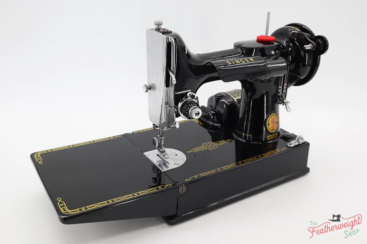Singer Featherweight 221 Sewing Machine, RED "S" ES243*** - Image 3