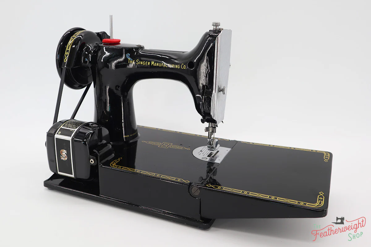 Singer Featherweight 221 Sewing Machine, RED "S" ES243*** - Image 6