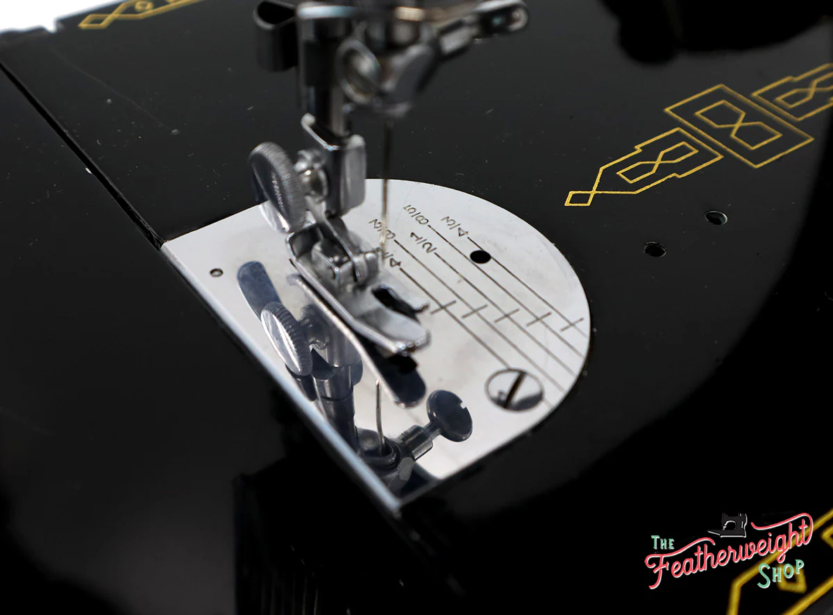 Singer Featherweight 221K Sewing Machine, RED "S" ES249*** - Image 18