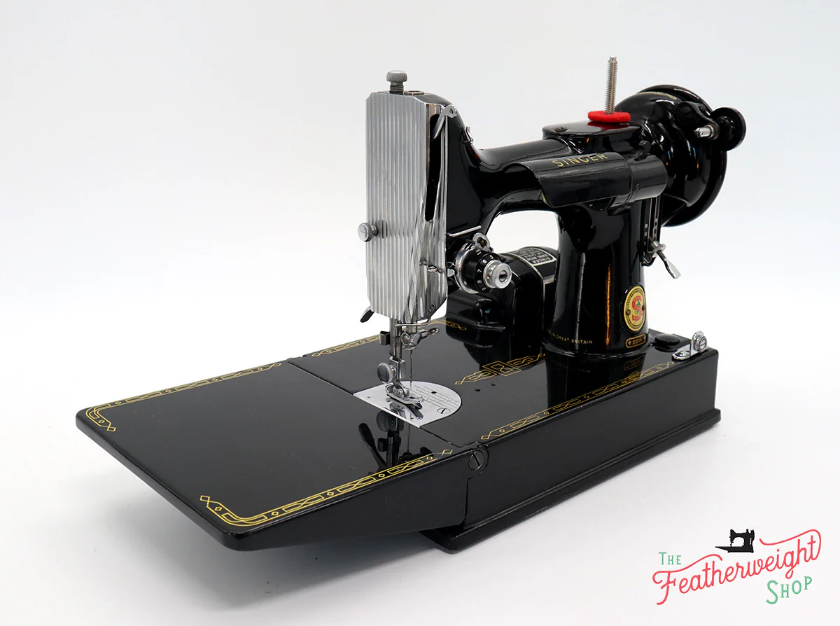 Singer Featherweight 221K Sewing Machine, RED "S" ES249*** - Image 3