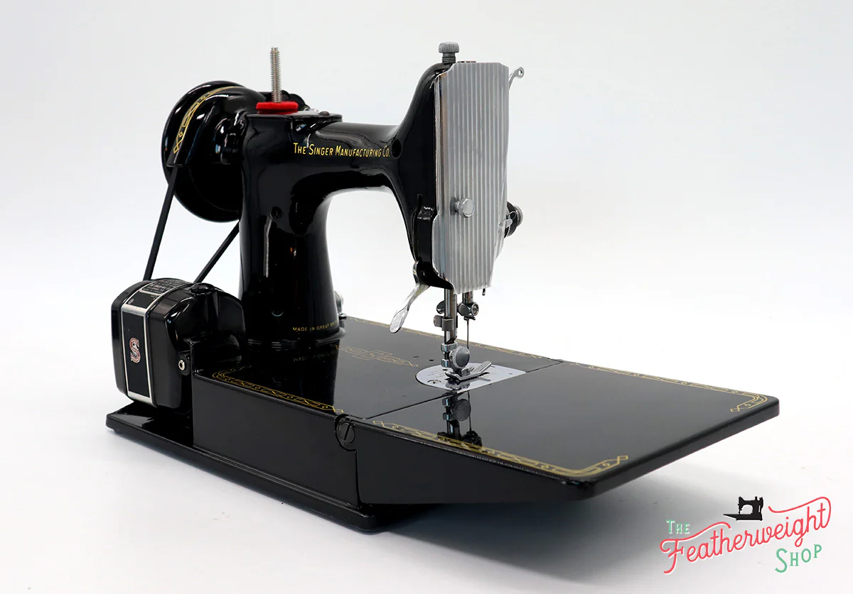 Singer Featherweight 221K Sewing Machine, RED "S" ES249*** - Image 6