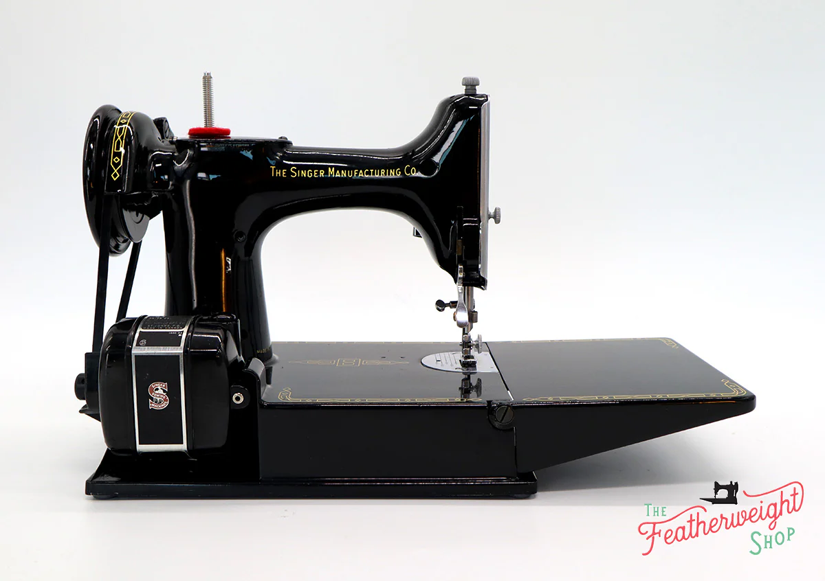 Singer Featherweight 221K Sewing Machine, RED "S" ES249*** - Image 7