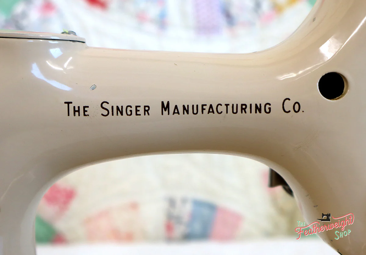 Singer Featherweight 221 Sewing Machine, TAN ES876*** - Image 12