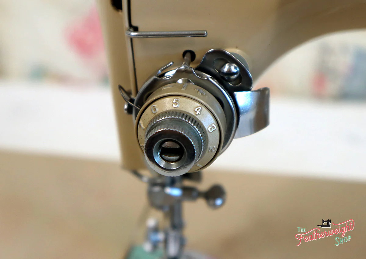 Singer Featherweight 221 Sewing Machine, TAN ES876*** - Image 13