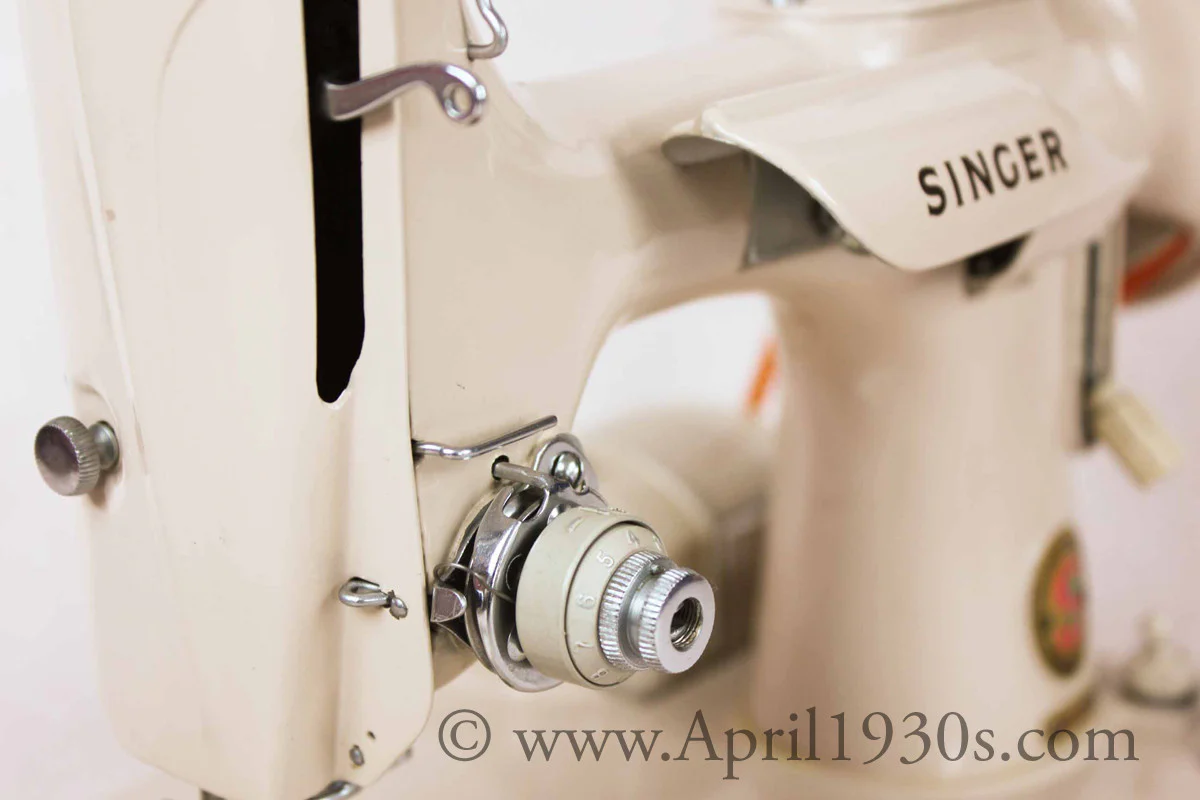 Singer Featherweight 221 Sewing Machine, TAN JE150*** - Image 23