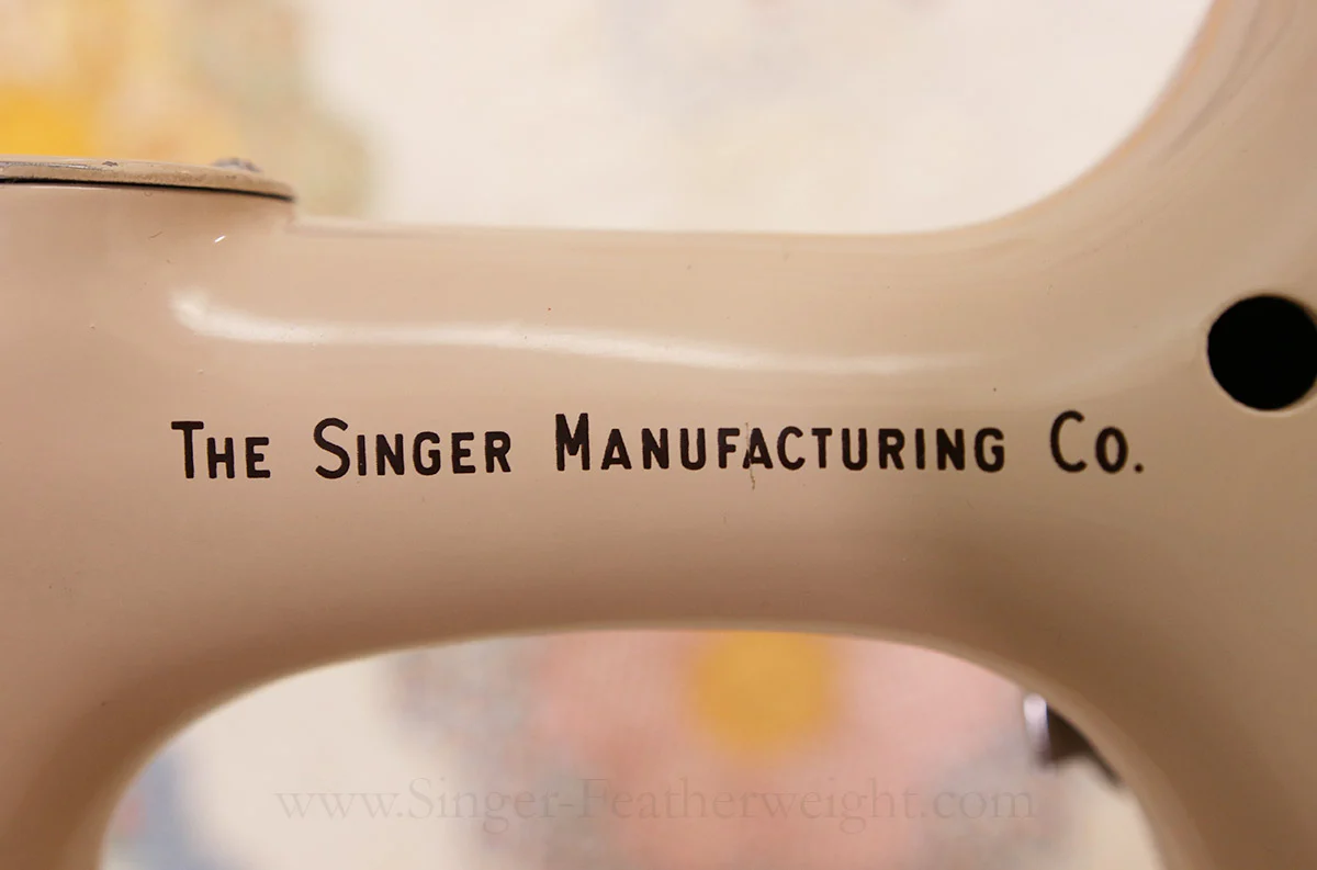 Singer Featherweight 221 Sewing Machine, TAN JE157*** - Image 14