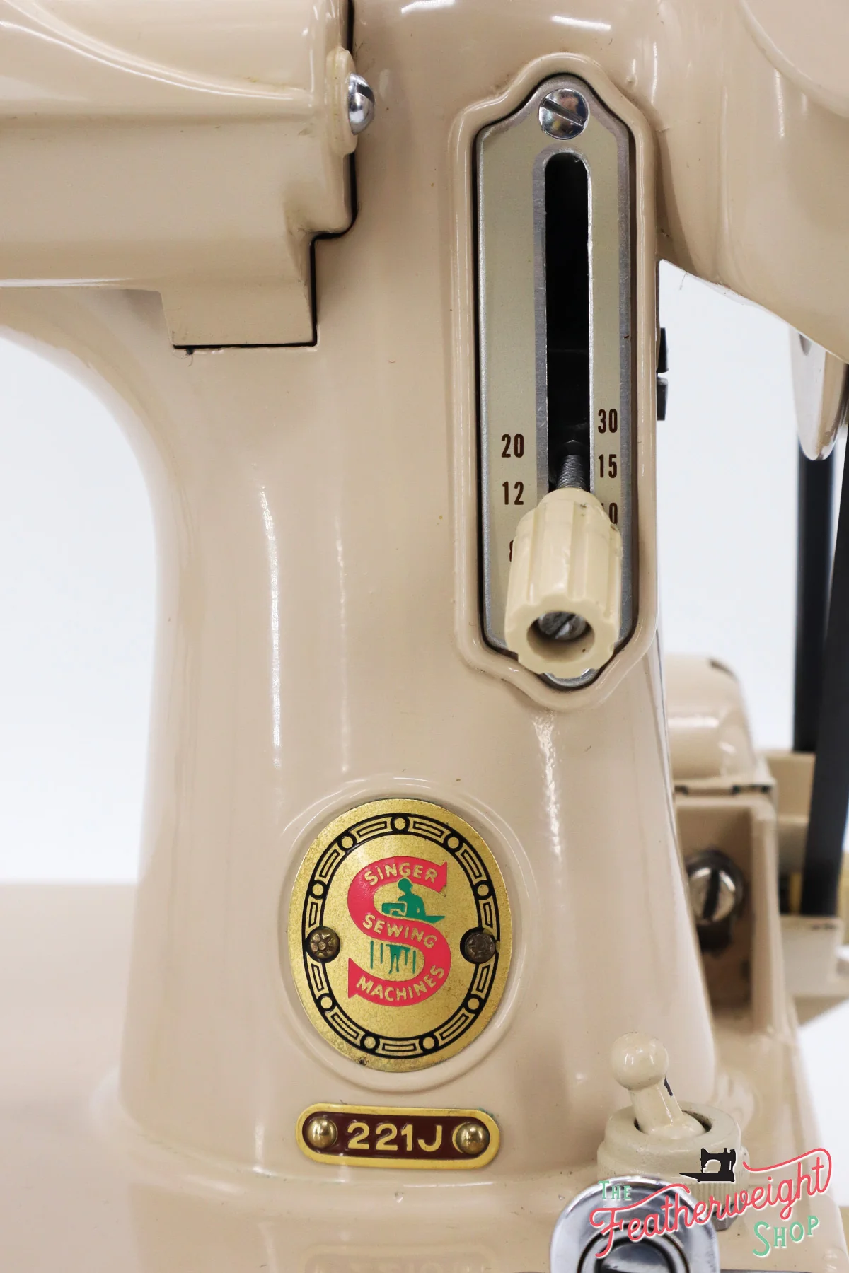 Singer Featherweight 221 Sewing Machine, TAN JE1579** - Image 12