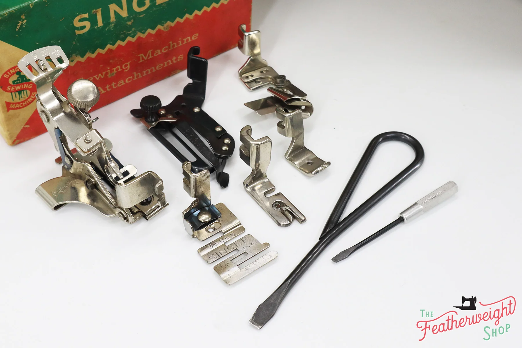 Singer Featherweight 221 Sewing Machine, TAN JE1579** - Image 16
