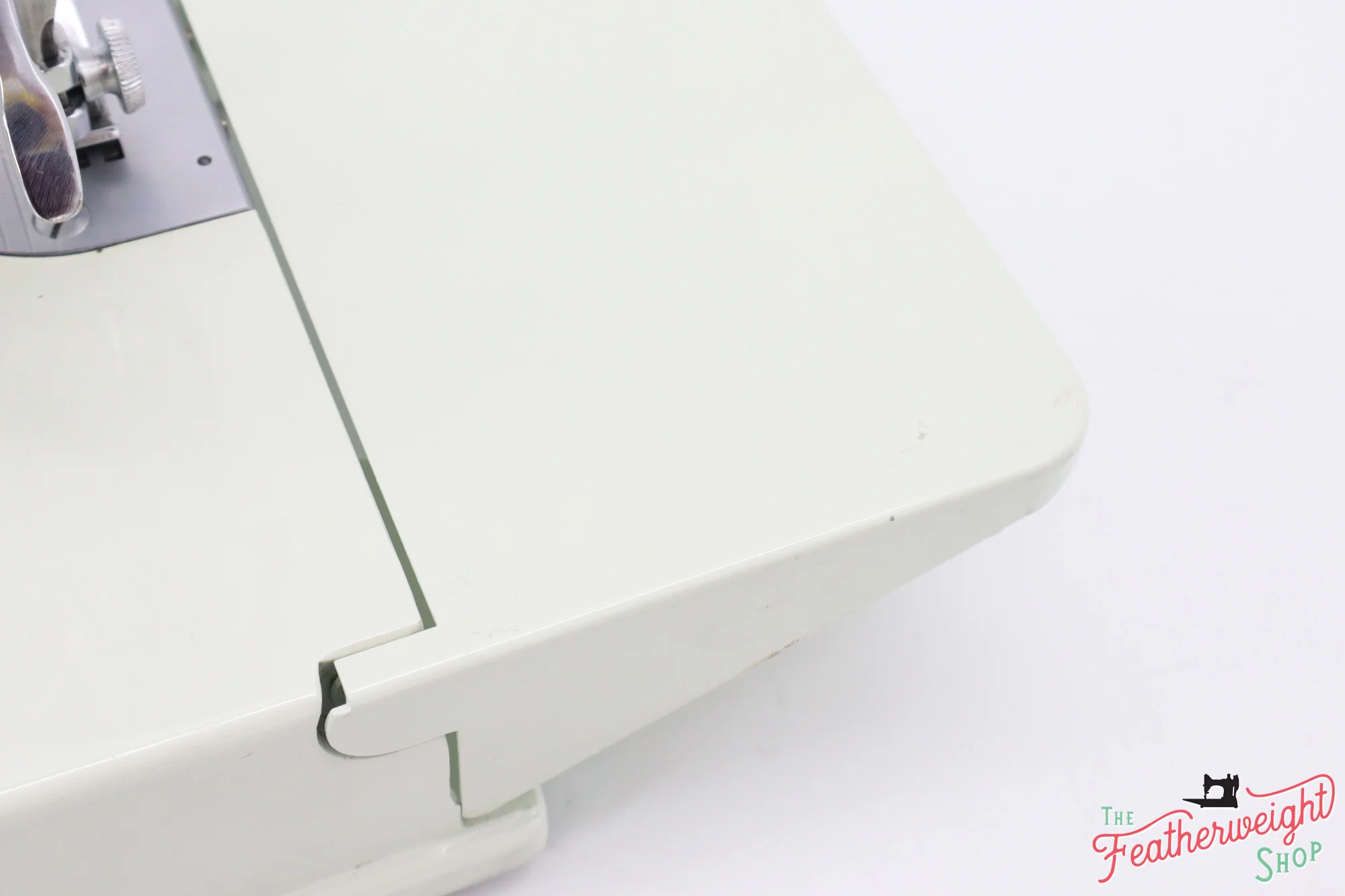 Singer Featherweight 221 Sewing Machine, WHITE - EV780*** - Image 10